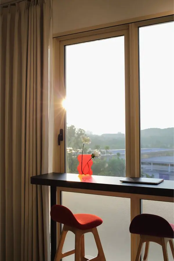 Sunlit Designer, photo 4 of 128